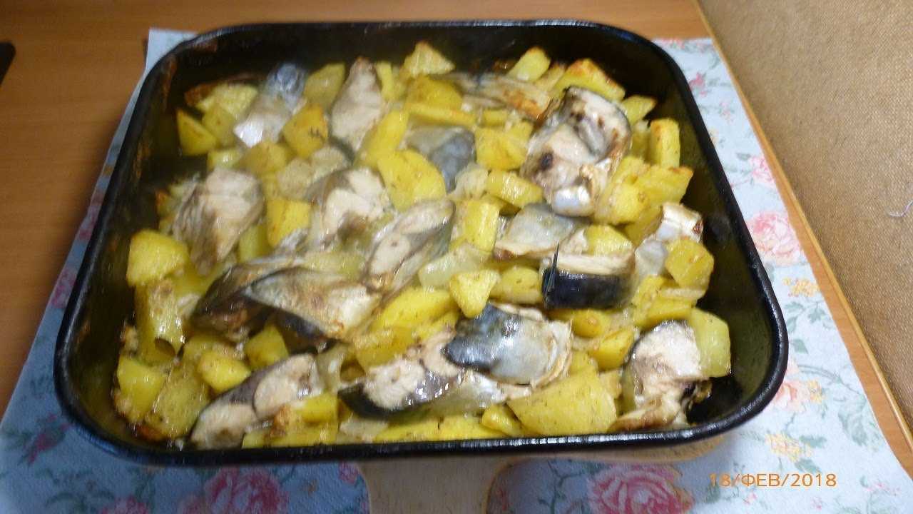 Как приготовить скумбрию в духовке в фольге с картошкой и другими овощами - рецепт с фото пошагово
