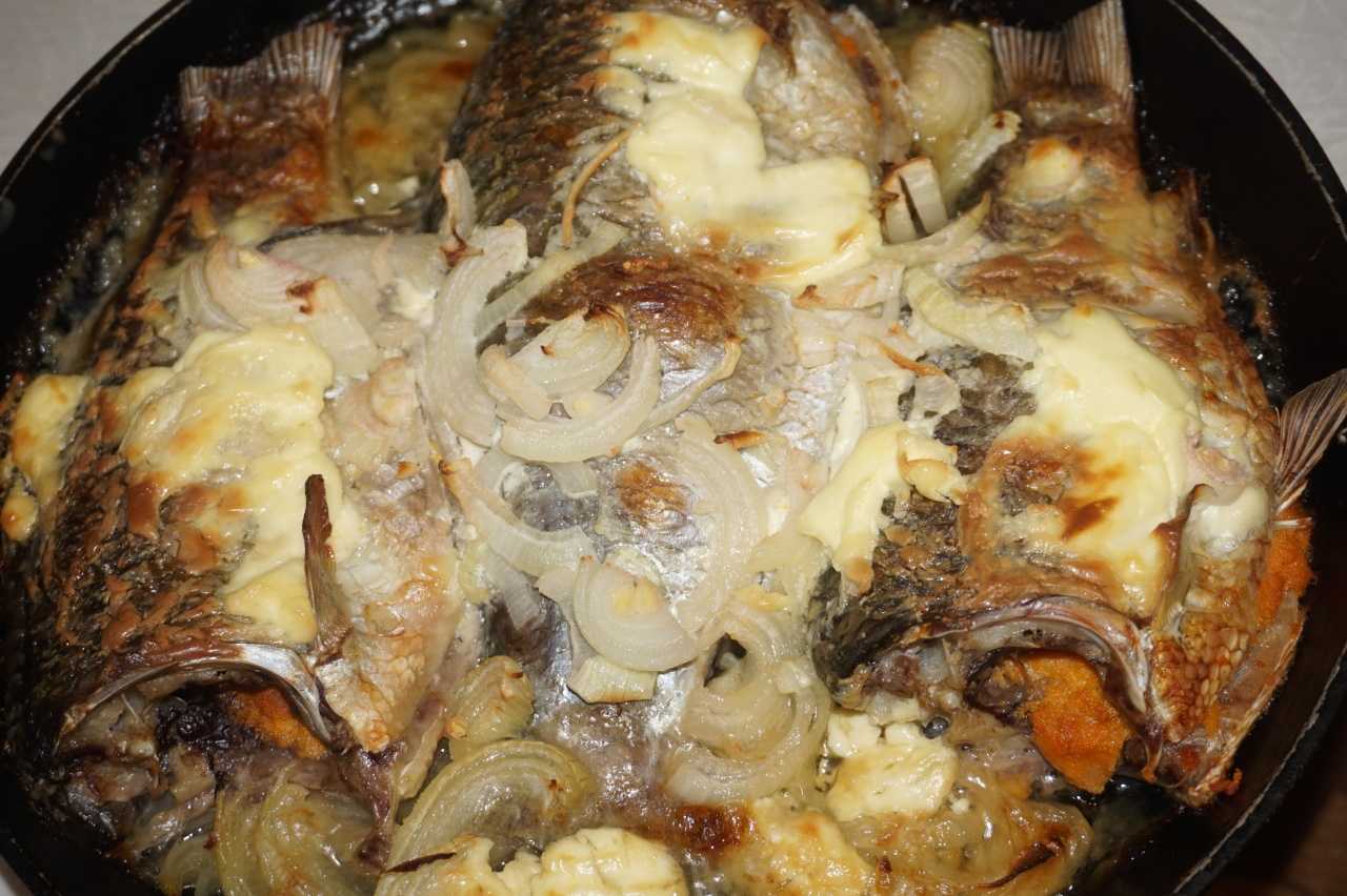 Как жарить карасей