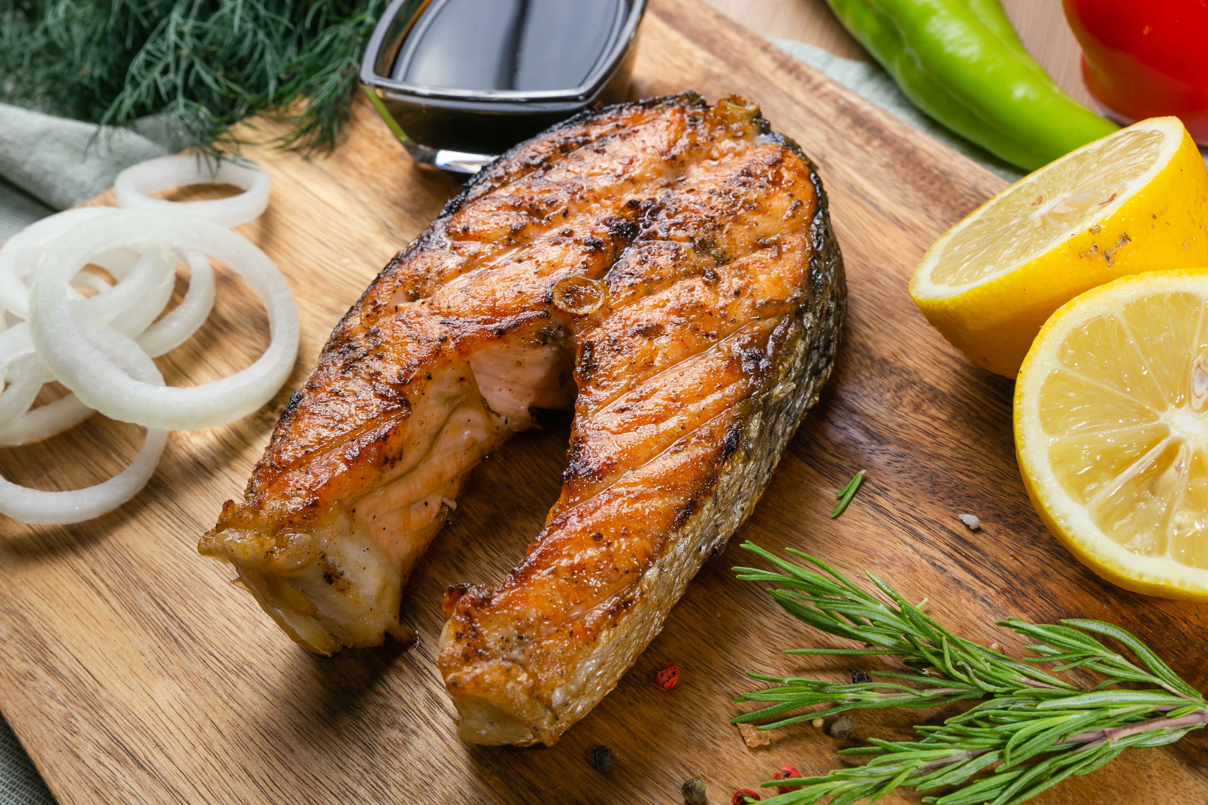 Шашлык из рыбы на мангале. какую рыбу выбрать и как приготовить шашлык из рыбы