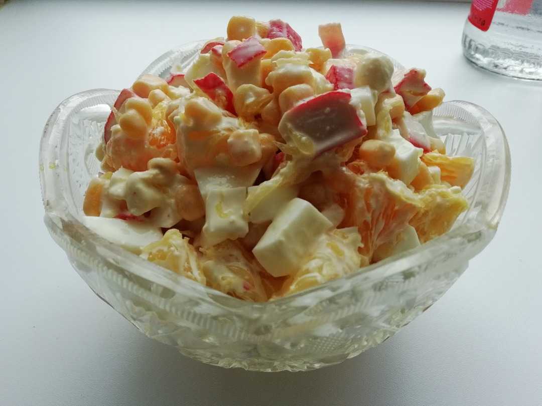 Салаты с красной рыбой и креветками: 15 простых и вкусных рецептов