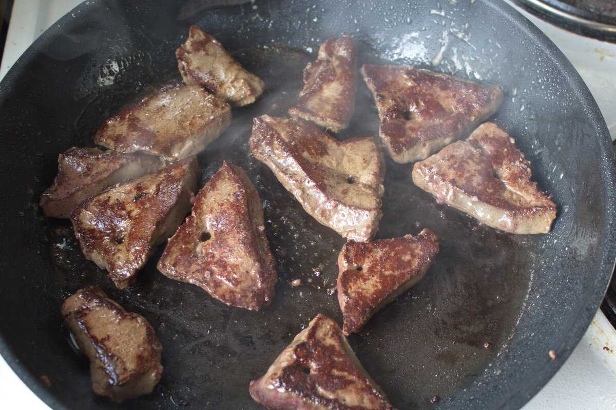 Печень с подливой и макаронами – готовим быстро и просто!