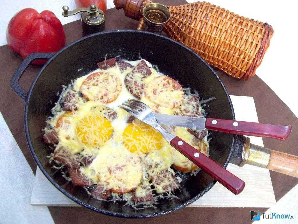 Омлет с колбасой - популярные рецепты приготовления с фото