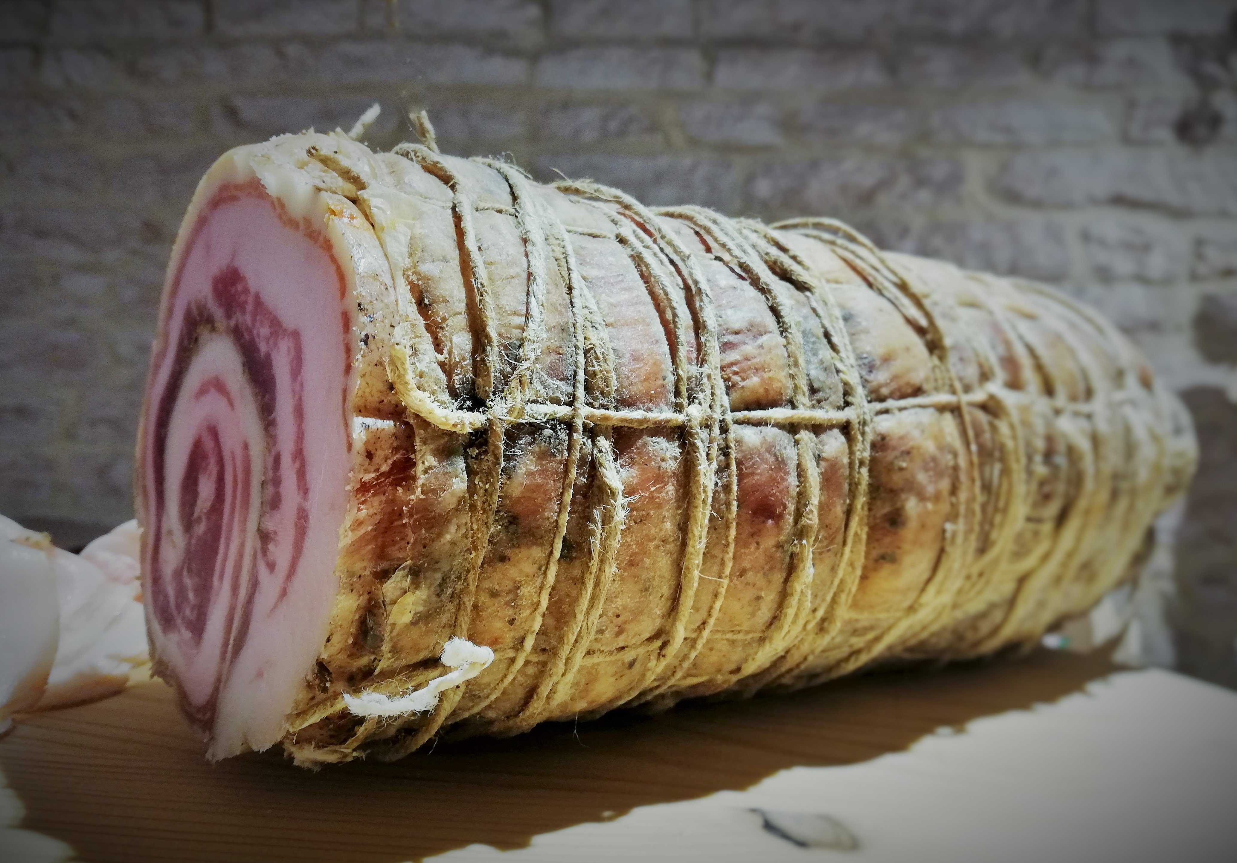 Рулет из сала — 8 рецептов классной закуски