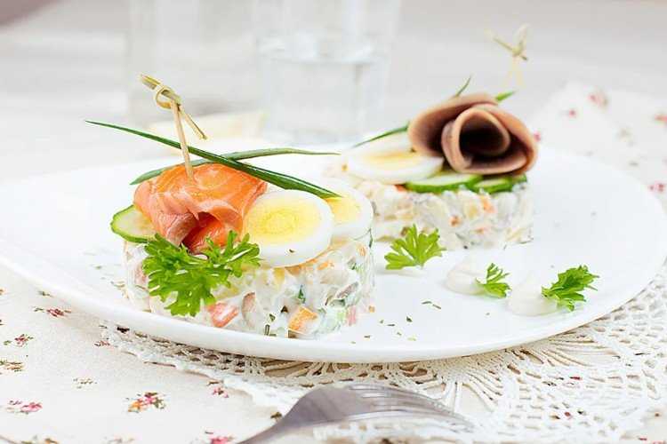 Салаты с красной рыбой - 20 вкусных рецептов приготовления