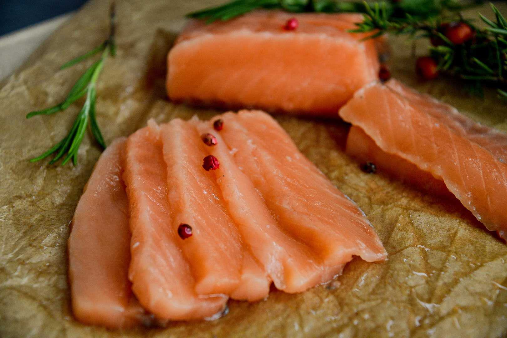 Как солить красную рыбу в домашних условиях вкусно и просто - 8 рецептов пошагово