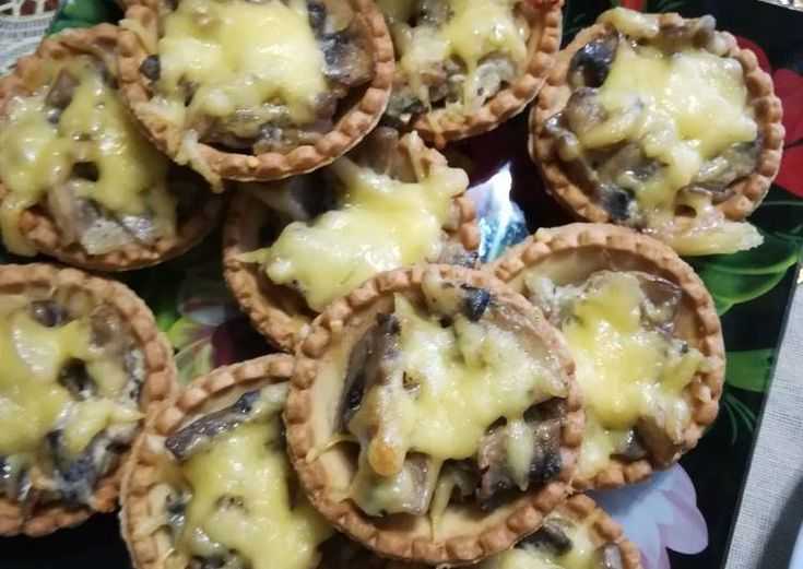 Тарталетки с грибным жульеном пошаговый рецепт. жульен из курицы и грибов со сливками, запеченный в тарталетках