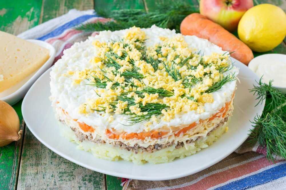 Заливной пирог с рыбными консервами — быстро и вкусно