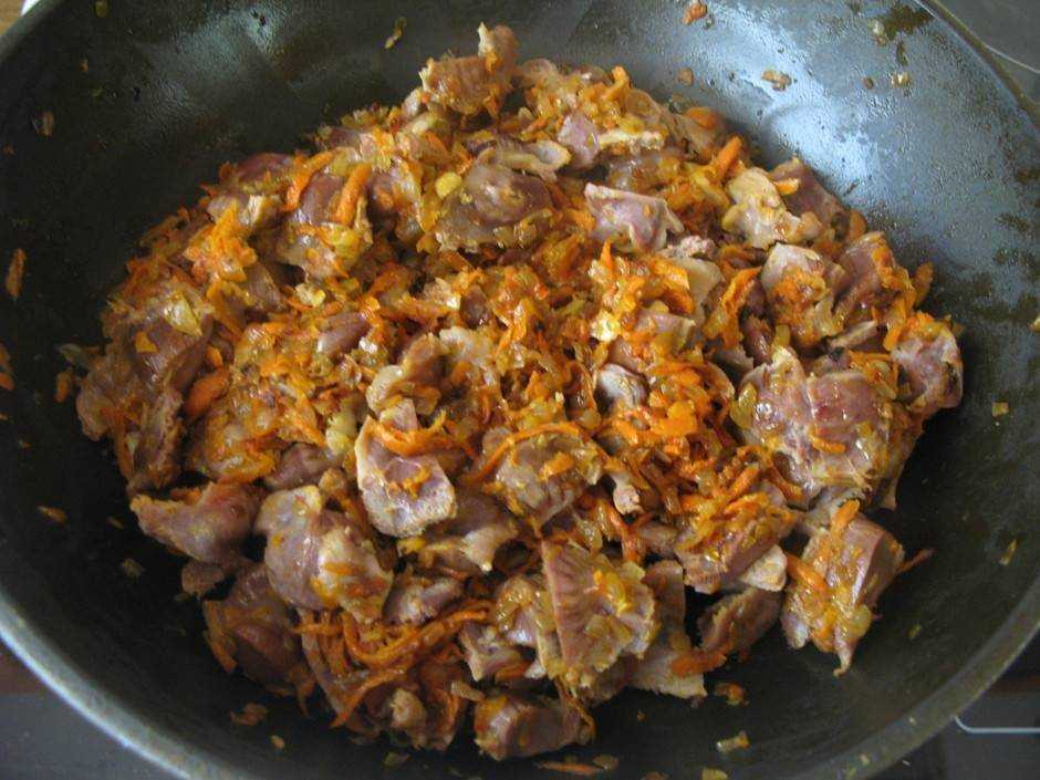 Как приготовить вкусно куриные желудки, тушёные в сметане: рецепты с овощами, макаронами, картофелем